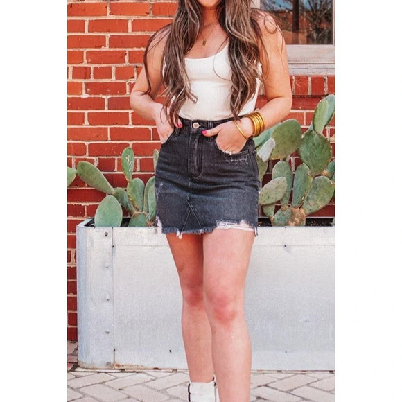 NWT Buddy Love Women's Sharon Distressed Denim Mini Skirt in Black Grey Size 26 - Picture 2 of 12